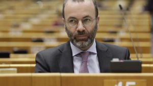 Cuchillos afilados en el PPE tras un presunto caso de corrupción