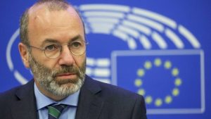 El PPE reajusta su brújula electoral y apunta a las europeas de junio