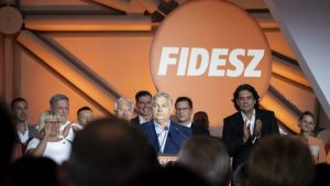 El grupo ECR marca las reglas a los «ultras» de Orbán