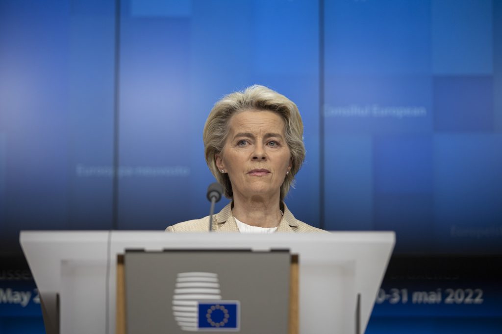 Bruselas se niega a disculparse por ocultar la hospitalización de von der Leyen