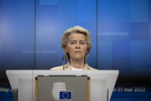 Bruselas se niega a disculparse por ocultar la hospitalización de von der Leyen
