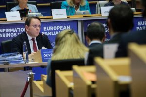 Cinco historias de la política sanitaria de la UE a seguir en 2025