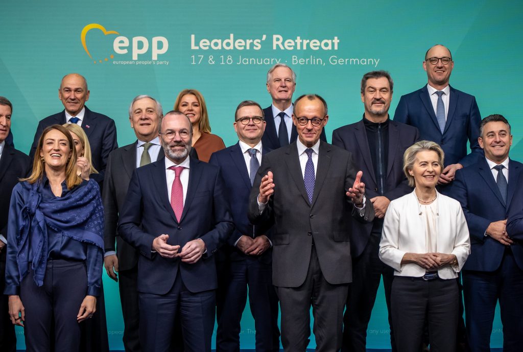 El PPE cierra filas en torno a Merz, pero von der Leyen se queda al margen