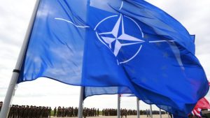 La OTAN desoye a los "halcones" y mantiene la contención con Rusia
