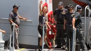 La derecha italiana desluce el camino europeo de la activista Carola Rackete