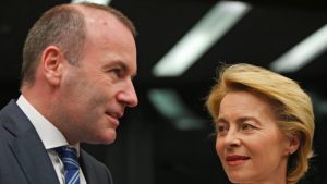 Las dudas de Von der Leyen agitan la arena política para las Europeas de 2024