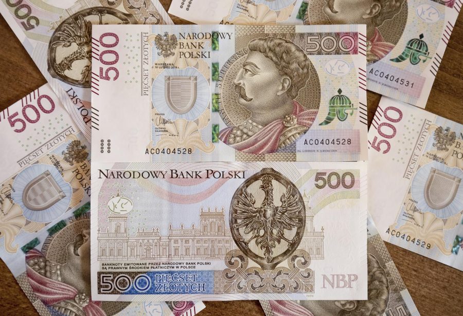 Los-atractivos-del-euro-no-seducen-a-los-polacos-e1718813596467