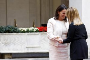 Nuevo "eje" Roma-Budapest en torno a los valores conservadores