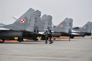Polonia se desmarca de Bruselas y contempla la emisión de bonos de defensa