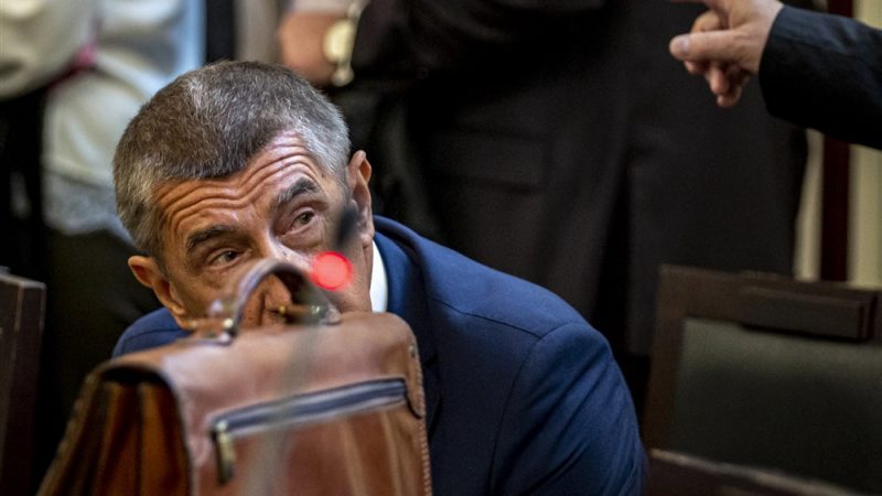 Revuelo-en-Praga-tras-sugerir-un-candidato-presidencial-la-retirada-de-apoyo-del-pais-a-la-OTAN