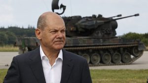 Scholz insta a Suiza a relajar la neutralidad para ayudar a Ucrania