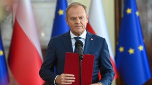 Sorpresa en Varsovia tras la decisión de Tusk de suspender el derecho de asilo