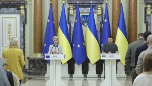 Varsovia pone coto al camino europeo de Ucrania