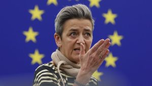 Vestager alaba el informe Draghi y promete continuidad en  Competencia   