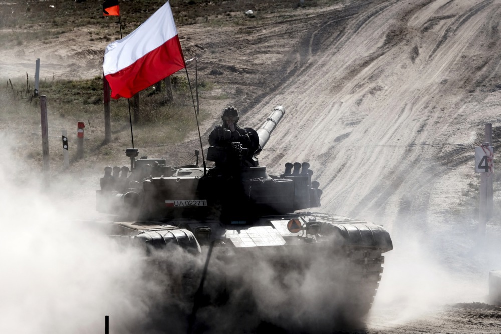 Soldados polacos en unas maniobras, en la base militar de Adazi, Letonia, el 3 de mayo 2024.