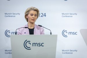 Una Ucrania derrotada debilitaría a Europa pero también a EE.UU, advierte von der Leyen
