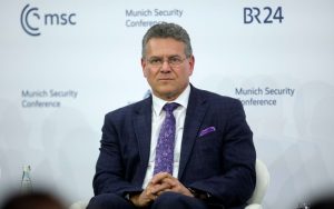 Bruselas, dispuesta a "negociarlo todo" con Trump para evitar el choque comercial