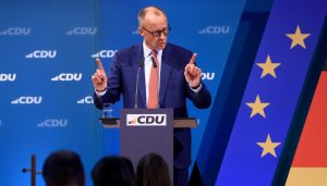 Merz fracasa (de momento) en su intento por endurecer la política migratoria alemana