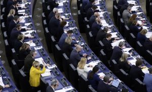 Estrasburgo respalda por la «vía rápida» 1.500 millones para defensa