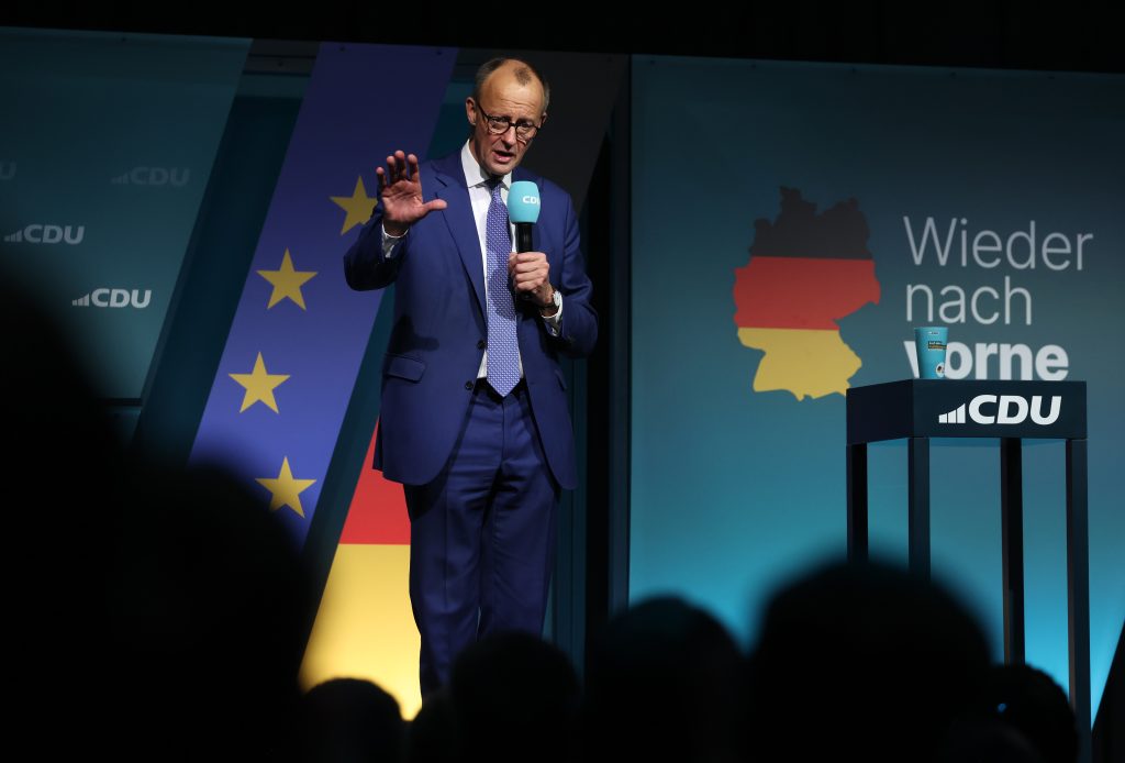 El líder de la CDU y probable próximo Canciller, Friedrich Merz, en un mitin previo a las elecciones de 2025.