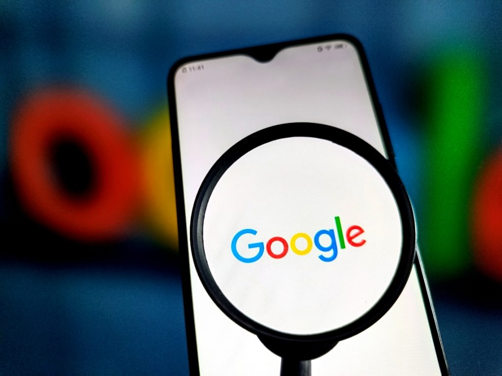 Logotipo de Google en un móvil, en una imagen de archivo.