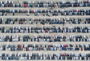 Gobiernos y fabricantes cargan contra los "desastrosos" aranceles de Trump a los automóviles