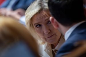 La sentencia contra Le Pen reaviva el enfrentamiento con el poder judicial en varios socios de la UE