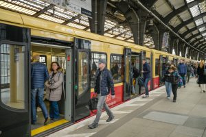 Los alemanes se pasan al transporte público gracias al billete barato de precio fijo