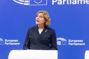 Representantes de la sociedad civil piden a Bruselas nuevas normas sobre responsabilidad por IA