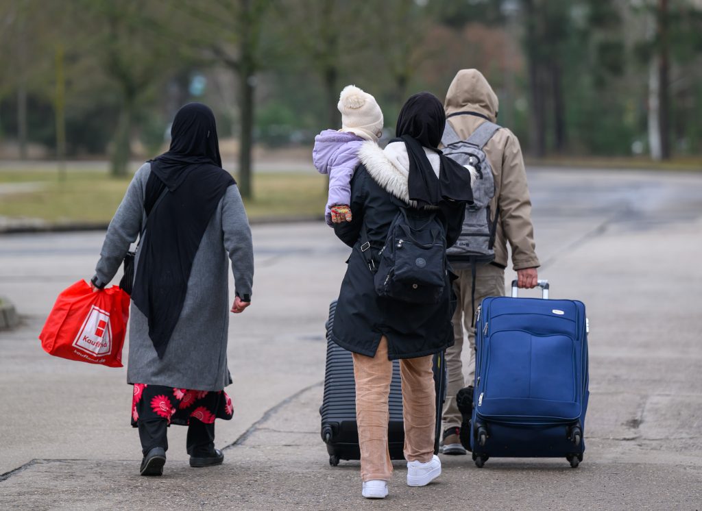 Un grupo de refugiados en Berlín, en 2025.