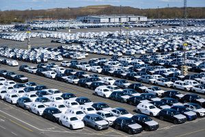 Trump suaviza los aranceles a los fabricantes de automóviles y apunta a un acuerdo con India