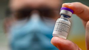 Fico paraliza las vacunas COVID tras las presiones de un diputado contrario al ARNm