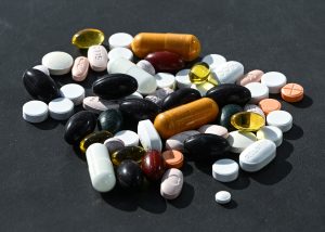 Las ONG del sector sanitario cargan contra el "oportunismo" de los "lobbies" farmacéuticos
