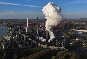 El FMI recorta la previsión de crecimiento mundial, salvo para España, por la "ola proteccionista" de Trump