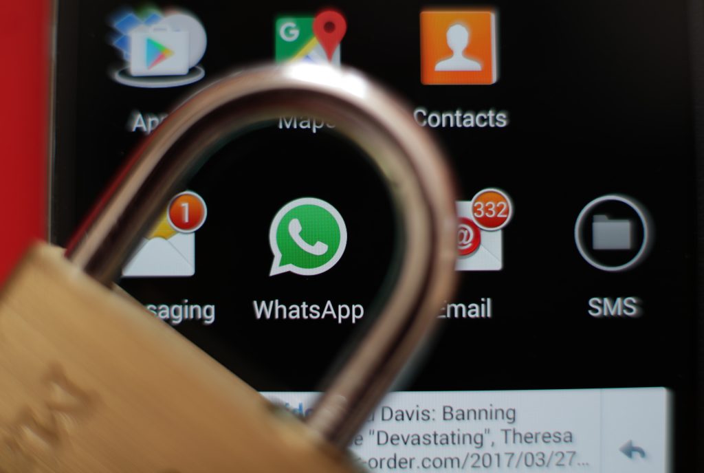 Imagen del acceso de WhatsApp en un móvil.