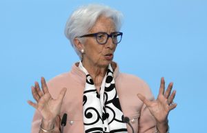 El BCE recorta los tipos al 2,25% por las "sombrías" perspectivas ante una "incertidumbre excepcional"