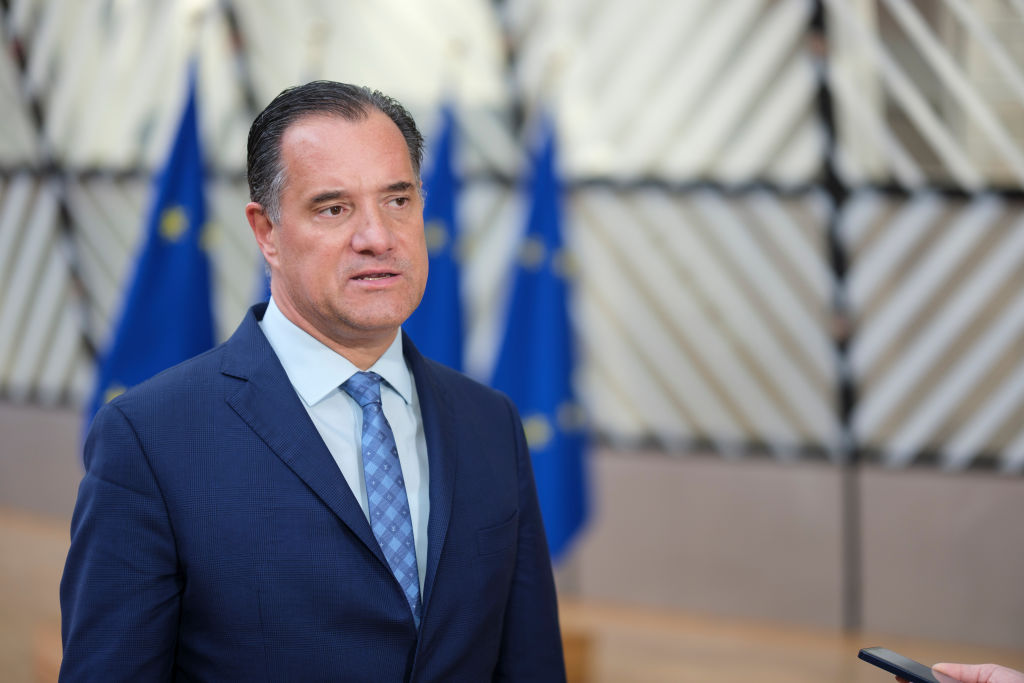El ministro griego de Sanidad, Spyridon-Adonis Georgiadis, comparece ante los medios de comunicación en Bruselas, el 3 de diciembre de 2024.