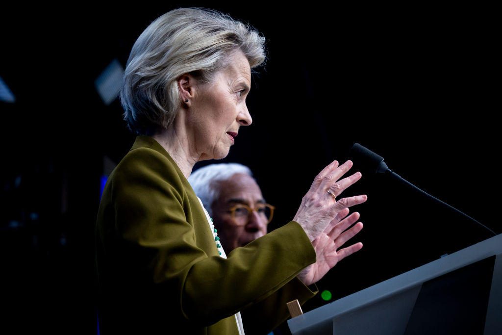El presidente del Consejo Europeo,  Antonio Costa, y la presidenta de la Comisión Europea, Ursula von der Leyen, en una rueda de prensa en Bruselas, el 20 de marzo de 2025.