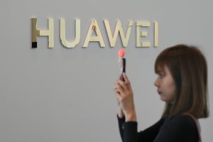 El "lobby" de la industria solar de la UE expulsa a Huawei tras el escándalo de los sobornos