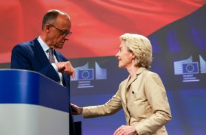 Von der Leyen asegura que sólo se reunirá con Trump si hay perspectivas concretas de acuerdo