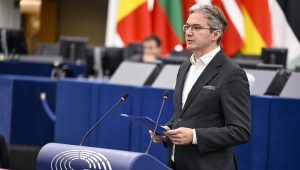 La comisión de Sanidad de la Eurocámara logra el control de una norma farmacéutica clave