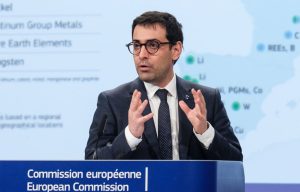 Bruselas apuesta por fomentar la inversión en nuevas empresas de tecnología punta en defensa