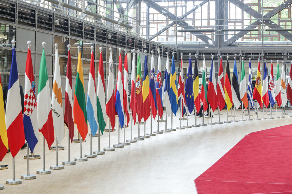 Banderas de los miembros de la UE en el edificio del Consejo, en Bruselas, el 20 de junio de 2019.