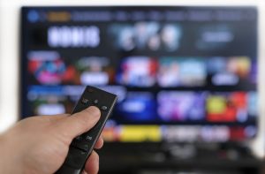 La UE insta a reforzar el apoyo a los medios tradicionales en la lucha contra la desinformación