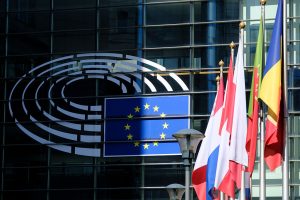 Lluvia de críticas a Bruselas por la presunta "recomendación" de no asistir al Orgullo en Budapest