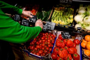Bruselas sopesa tomar medidas para frenar los abusos de mercado que provocan inflación alimentaria