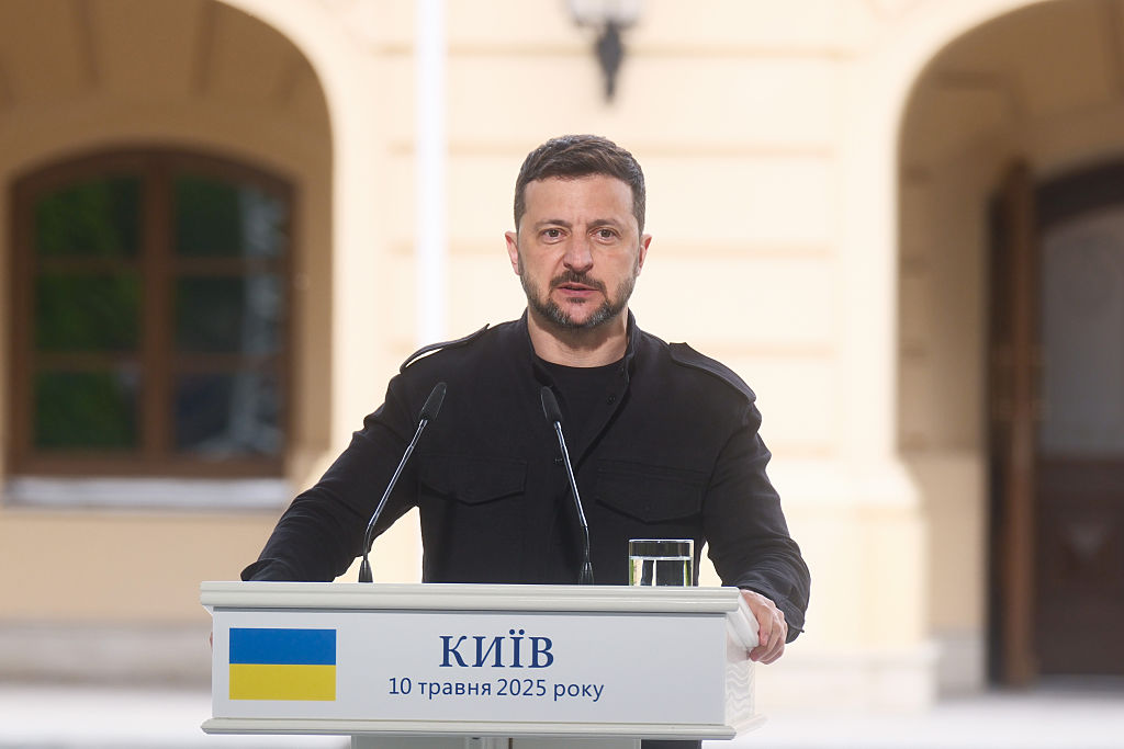 El presidente de Ucrania, Volodimir Zelenski, interviene en una rueda de prensa en Kiev, el 10 de mayo de 2025.