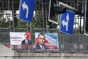 Polonia se enfrenta a una reñida segunda vuelta electoral este domingo