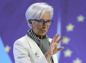 Lagarde propone el euro como alternativa al dólar en un mundo "fracturado"