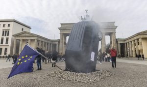 Batalla entre la industria alemana del automóvil y los proveedores por el motor de combustión
